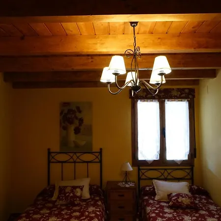 Chalet La Cija Del Abuelo A 1 Hora De Madrid Segovia